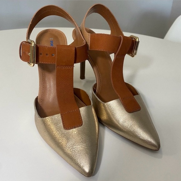True & Co. Shoes - True Soul Heels - Size 8 - Brown & Gold
Size: 8 True Soul